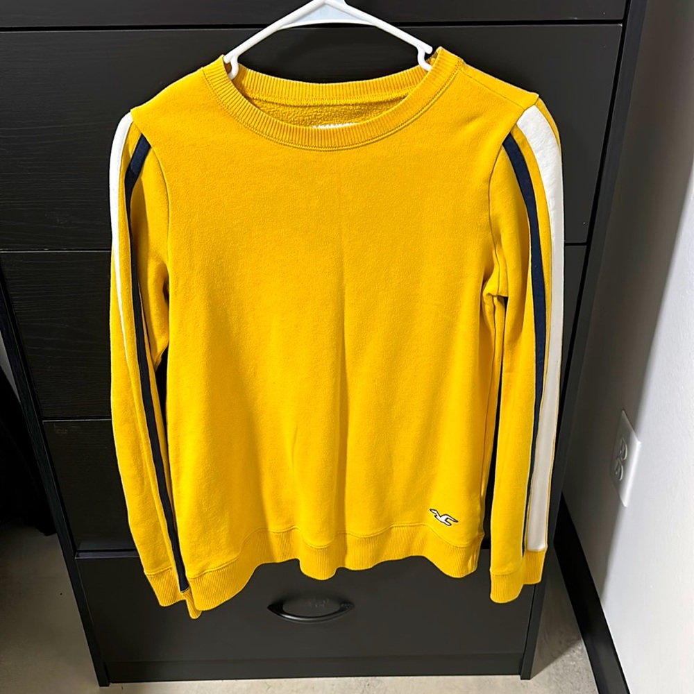 HOLLISTER S CREWNECK